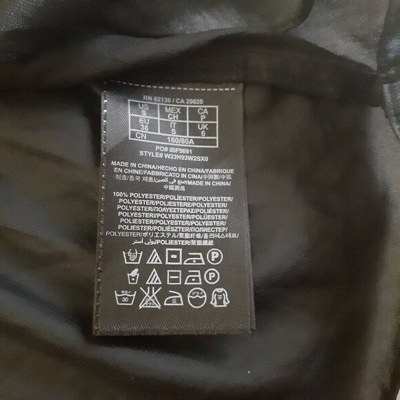 Guess Women's Size Small Black Sleeveless Button Up Top - Picture 9 of 13